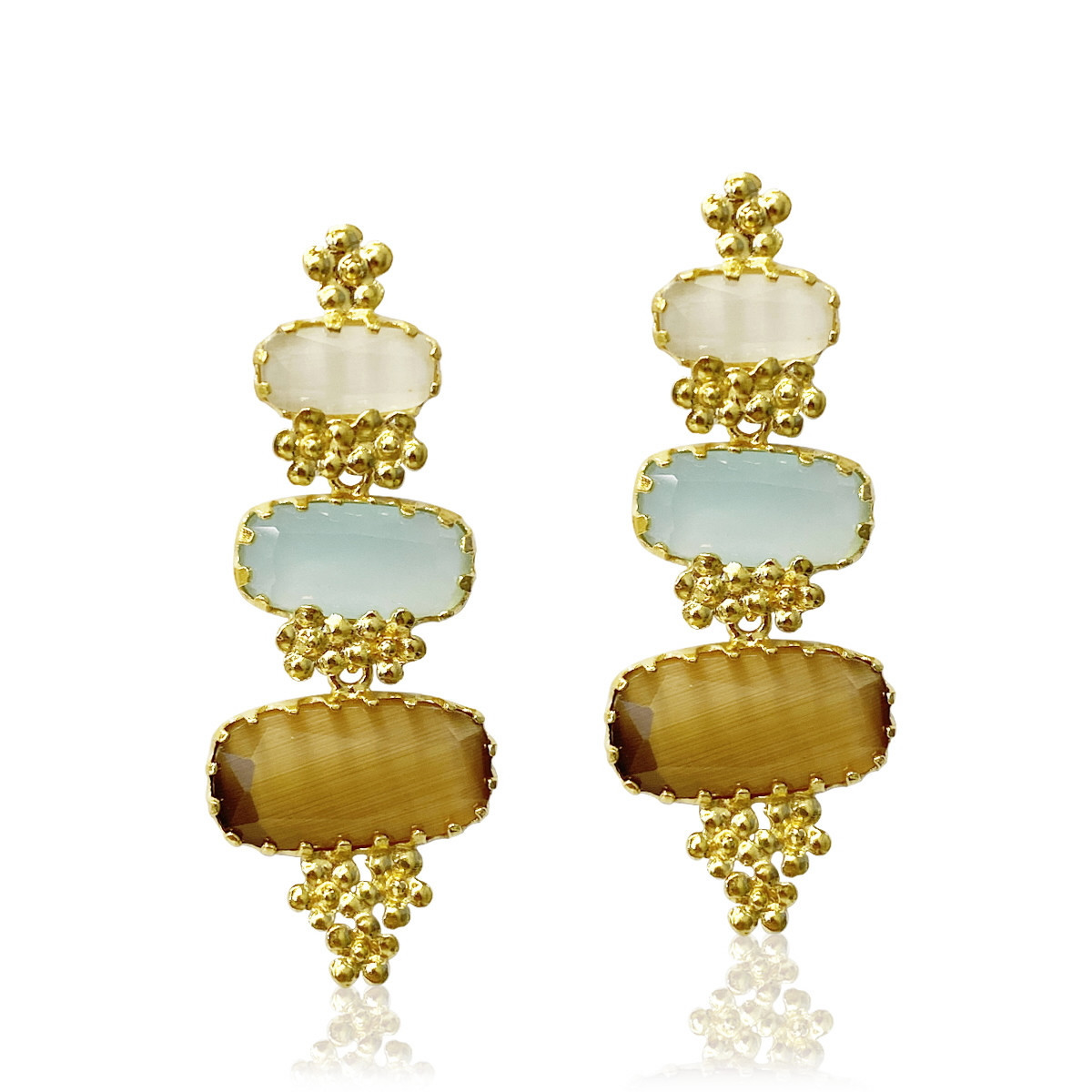 PENDIENTES CON FLORECITAS DORADOS