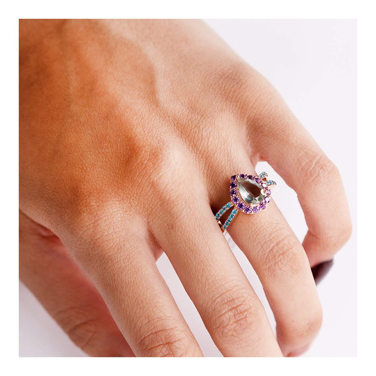 RING MADE OF ROSÉ SILVER WITH COLOURED ZIRCONIA