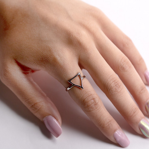 SILVER TRIANGLE RING