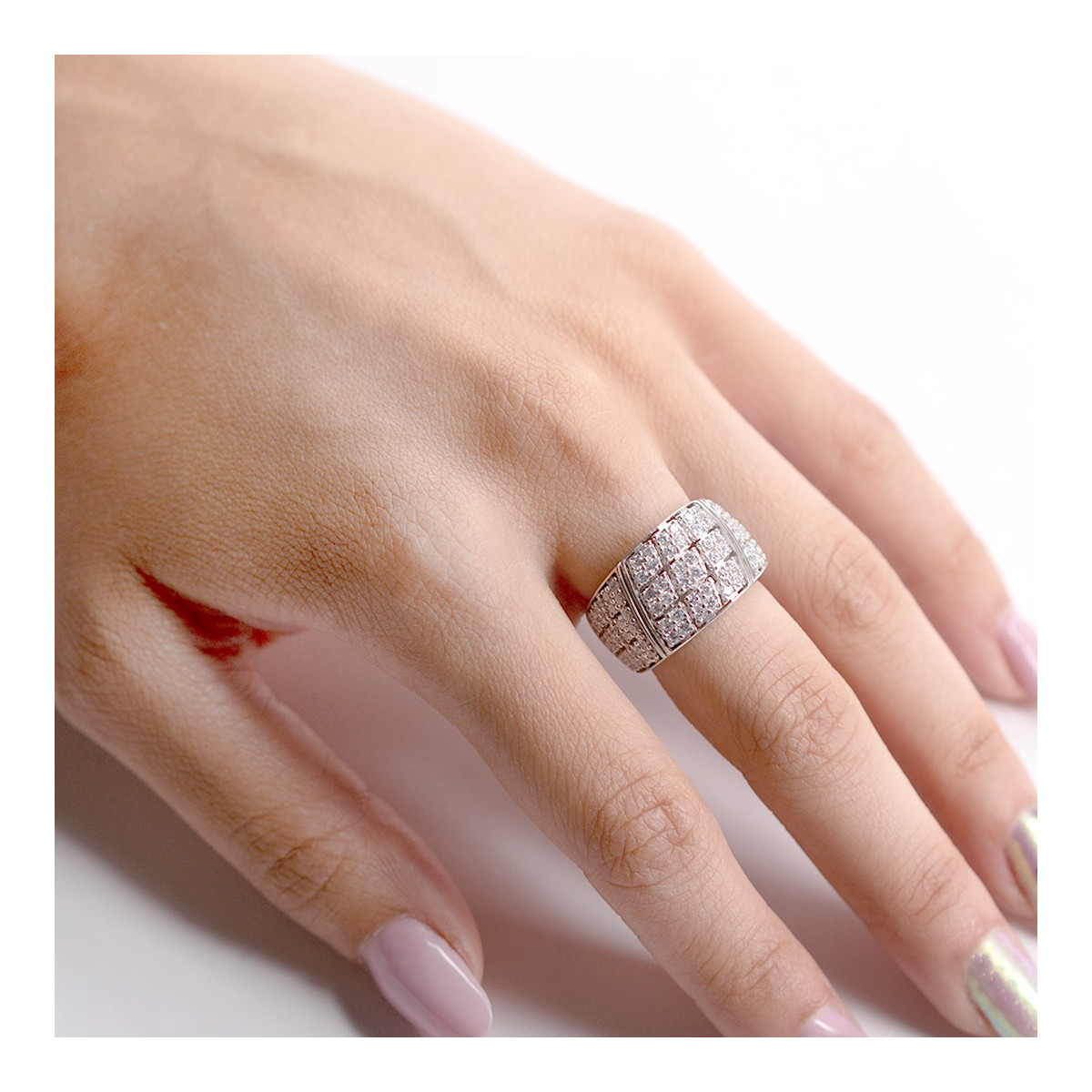 WIDE SILVER RING AND WHITE ZIRCONIA