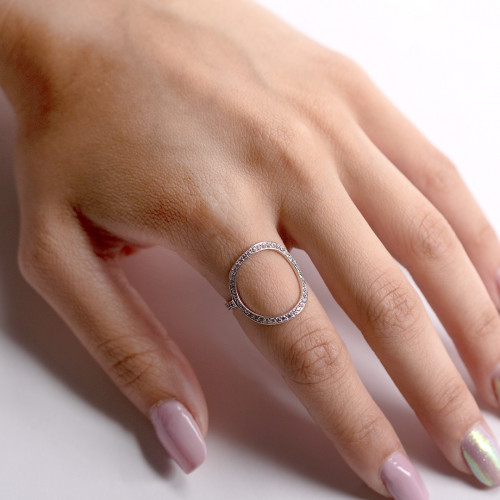 WIDE CIRCLE RING WITH ZIRCONIA
